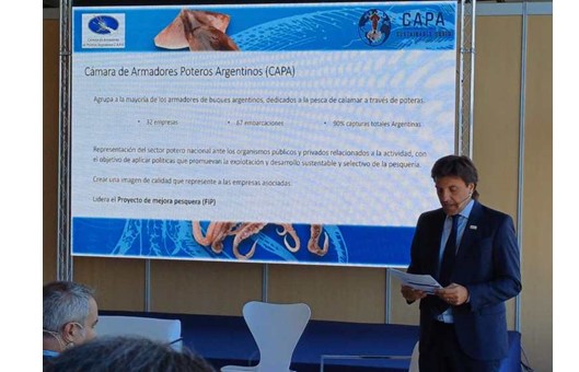 Liberman felicitó en Conxemar 2023, a directivos de la Cámara de Armadores Poteros Argentinos por el esfuerzo en lograr la certificación del Calamar Illex Argentinus