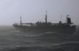 Temporal severo en la milla 200: Argentina autoriza resguardo controlado a 53 pesqueros chinos dentro de la ZEEA