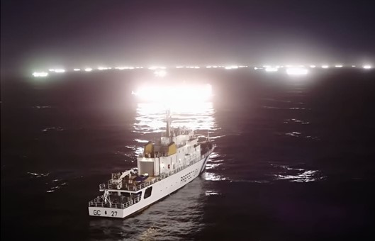 La Ciudad Flotante en la Milla 201: cómo el vacío jurídico y político está entregando soberanía en el Atlántico Sur